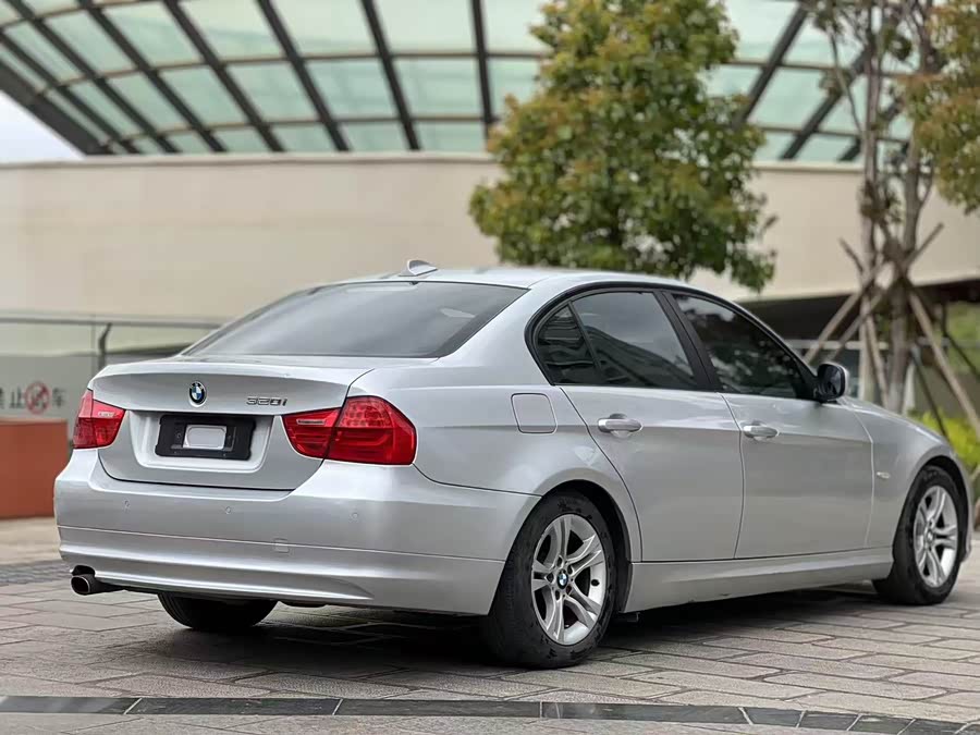 BMW 3 Series (Imported) 2010 #6 BMW 3 Series (Imported) 2010 car image #6