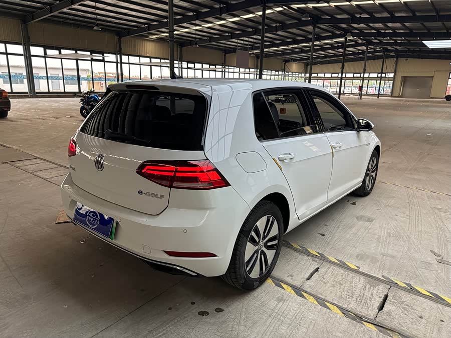 Volkswagen Golf Pure Electric 2020 car image #6