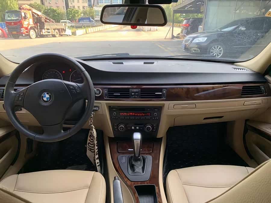 BMW 3 Series (Imported) 2010 car image #6