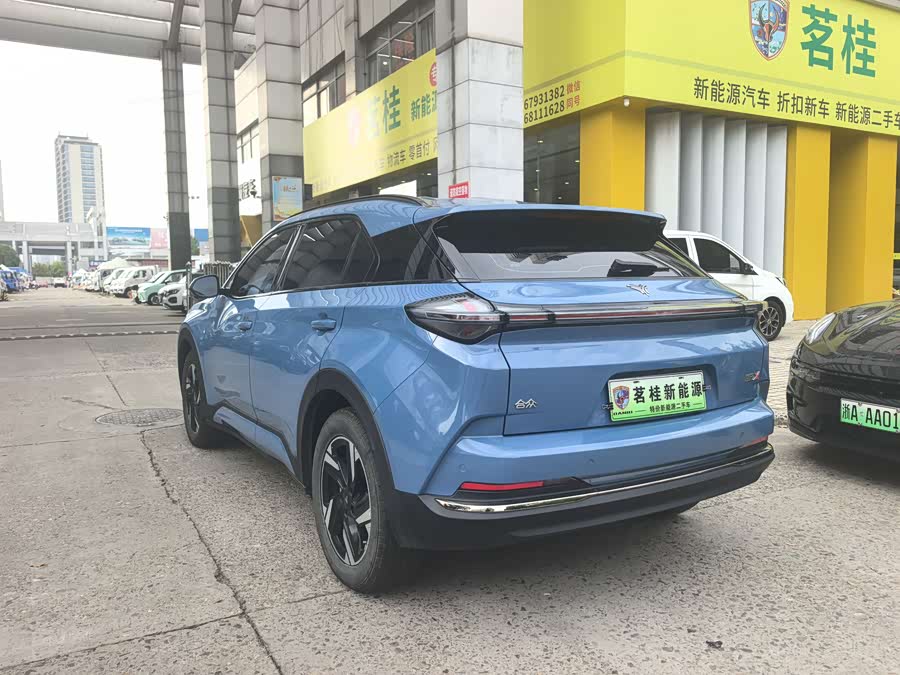 哪吒汽车 哪吒X 2024 #6 哪吒汽车 哪吒X 2024 汽车图片 #6