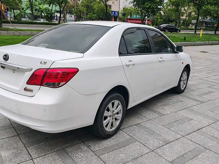 BYD L3 2014 car image #6
