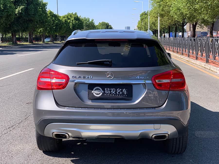 Mercedes-Benz GLA Class 2017 immagine di auto #6