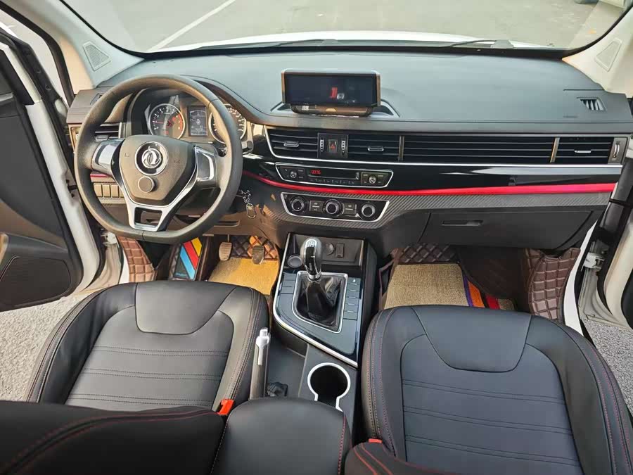 Forthing SX6 2019 car image #6