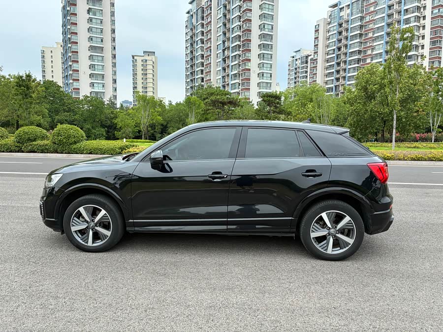 Audi Q2L e-tron 2019 #6 Audi Q2L e-tron 2019 imagen de coche #6