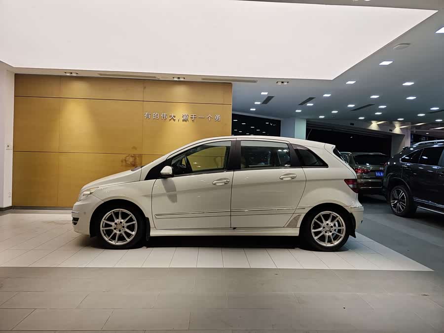 Mercedes-Benz B Class 2010 #6 Mercedes-Benz B Class 2010 car image #6