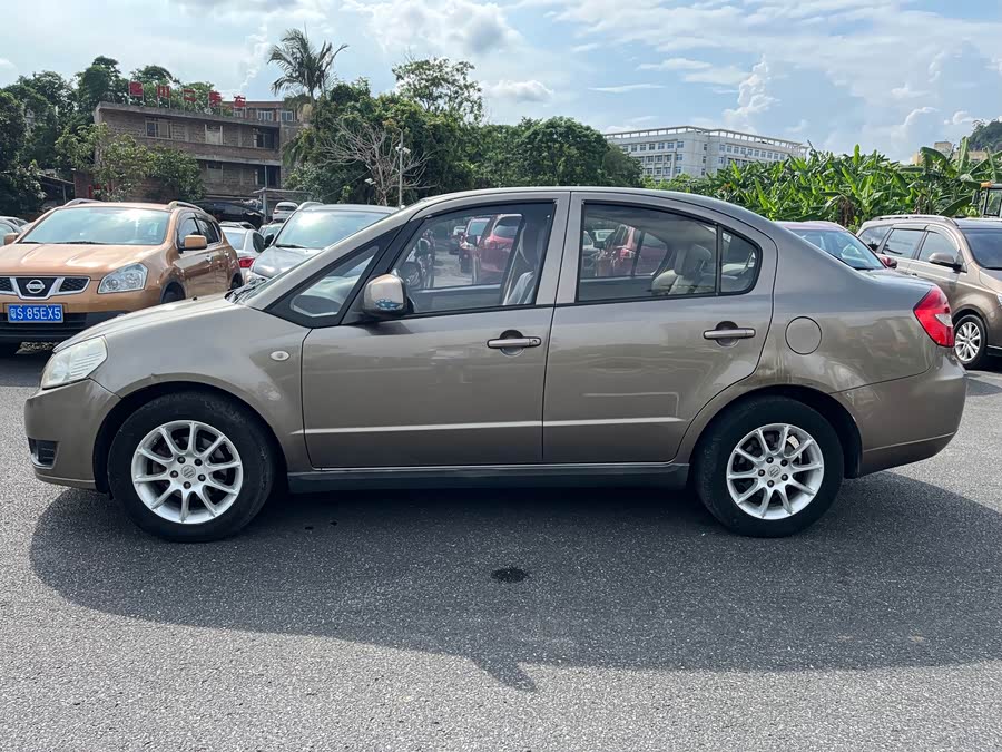 Suzuki SX4 Sedan 2013 imagem de carro #6