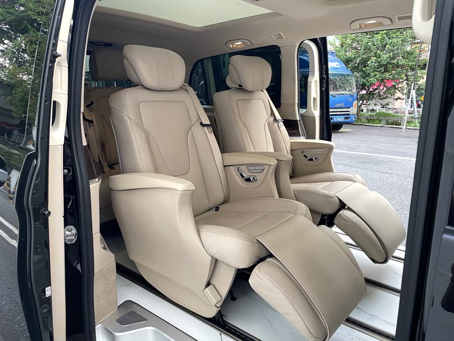 Mercedes-Benz V Class 2022 immagine di auto #6