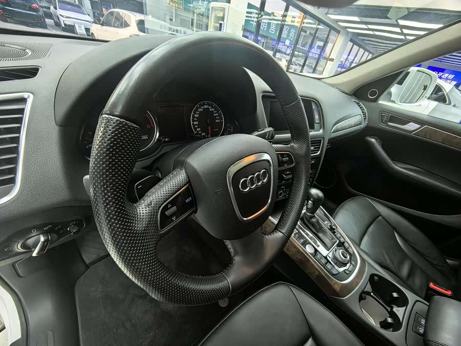 Audi Q5 (Imported) 2011 #6 Audi Q5 (Imported) 2011 car image #6