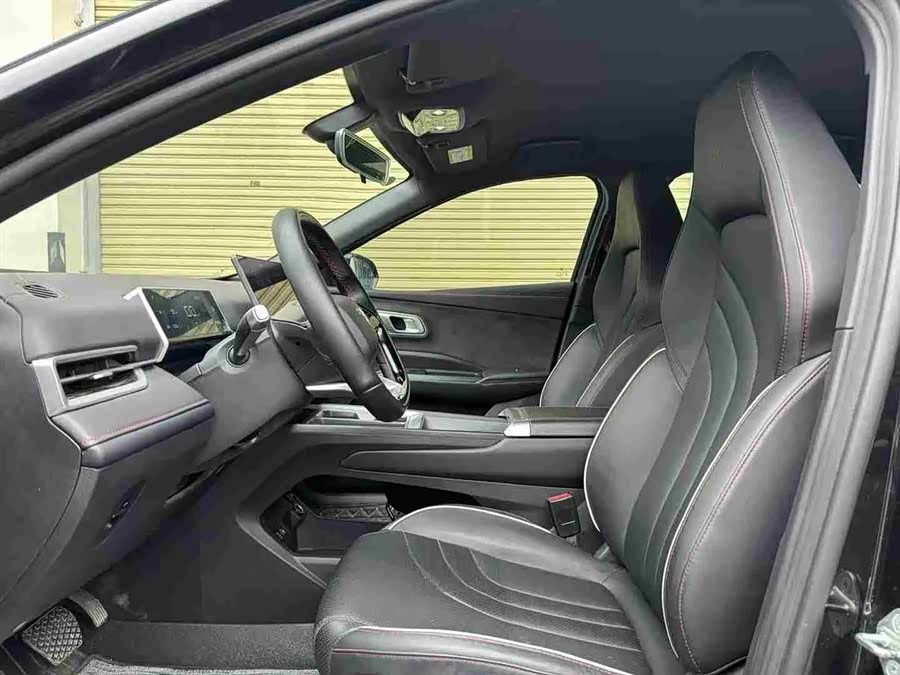 哪吒汽车 哪吒X 2023 汽车图片 #6