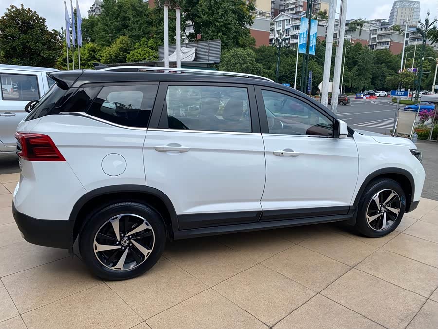 Forthing T5 2019 #6 Forthing T5 2019 immagine di auto #6