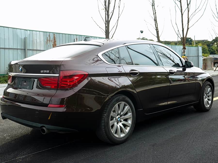 BMW 5 Series GT 2012 immagine di auto #6