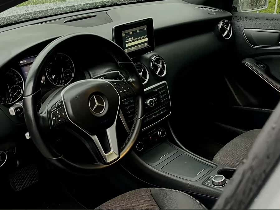 Mercedes-Benz A Class (Imported) 2014 car image #6