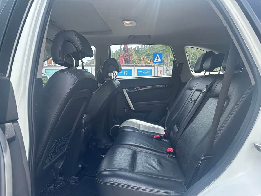 Chevrolet Captiva 2016 car image #6