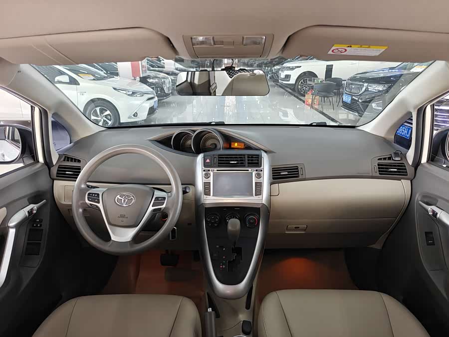 Toyota Reiz 2013 car image #6