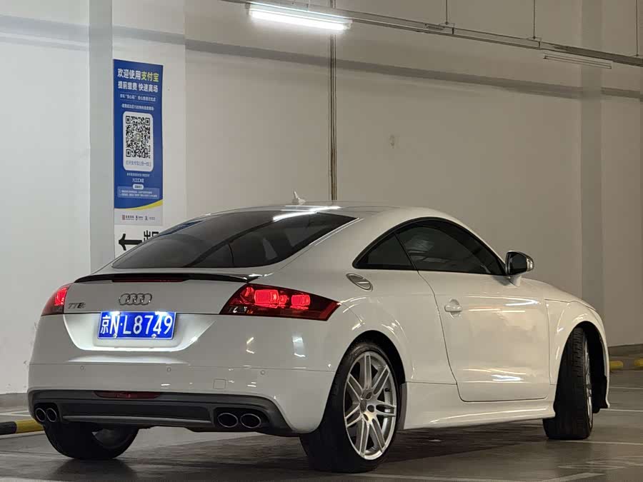 Audi TTS 2011 car image #6