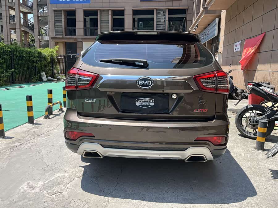 BYD S7 2018 car image #6