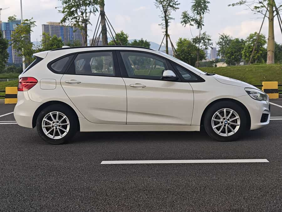 BMW 2 Series Tourer 2018 car image #6