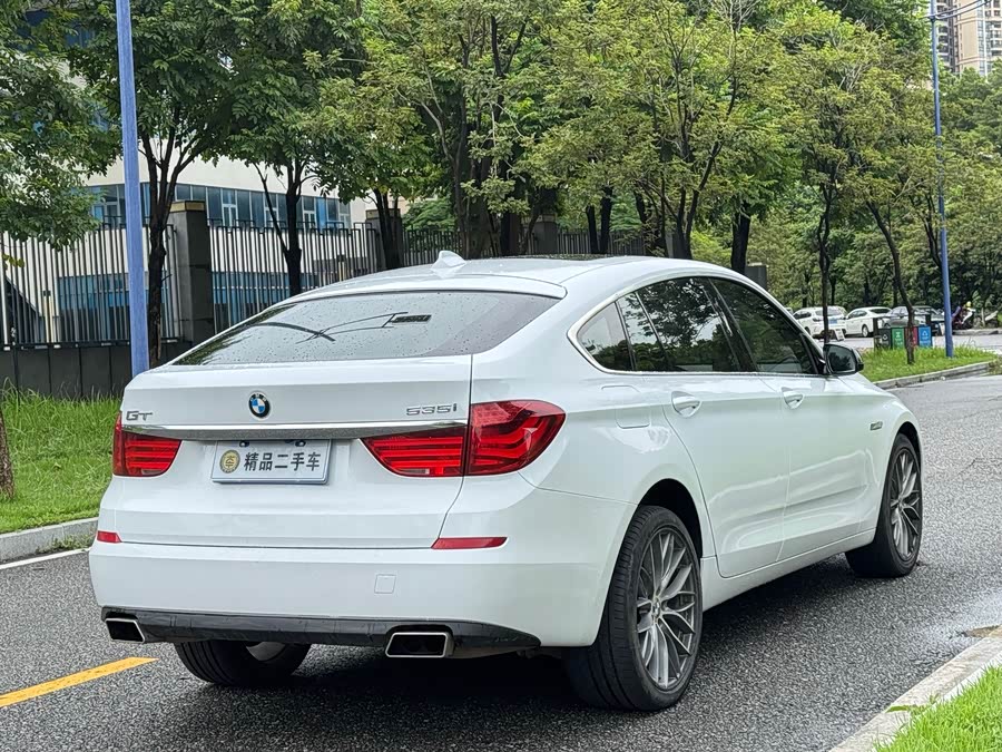 BMW 5 Series GT 2010 immagine di auto #6