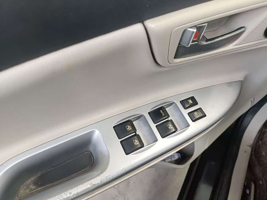 Changan Alsvin V5 2014 car image #6