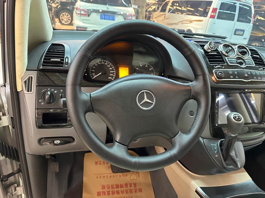 奔驰 唯雅诺 2012 汽车图片 #6