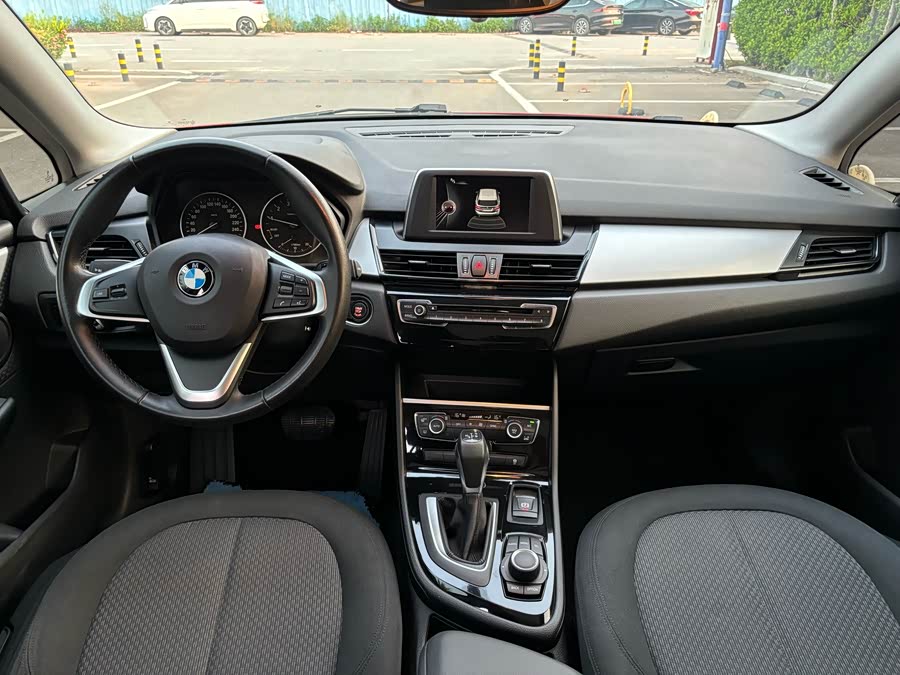 BMW 2 Series Tourer 2018 car image #6