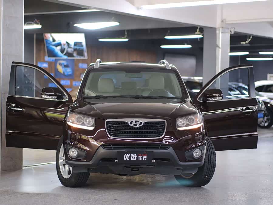 Hyundai Santa Fe Classic 2011 car image #6