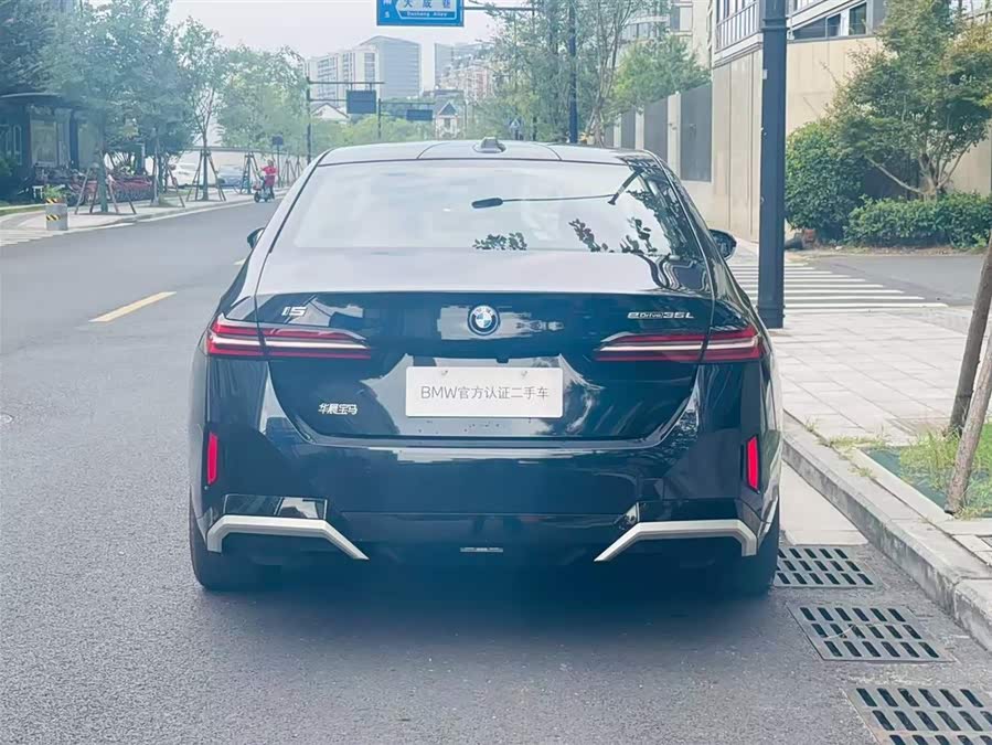 BMW i5 2024 immagine di auto #6