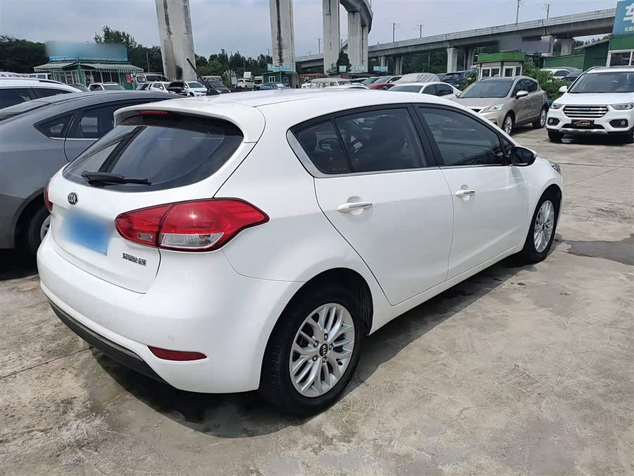 Kia Forte Koup 2015 car image #6