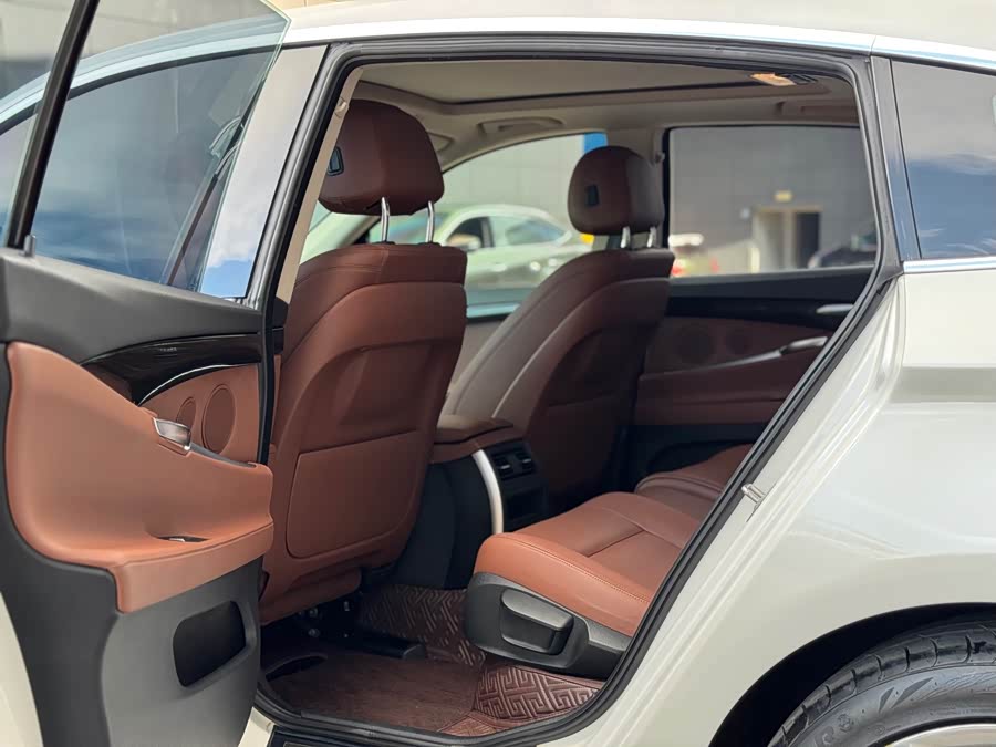 BMW 5 Series GT 2017 #6 BMW 5 Series GT 2017 صورة سيارة #6