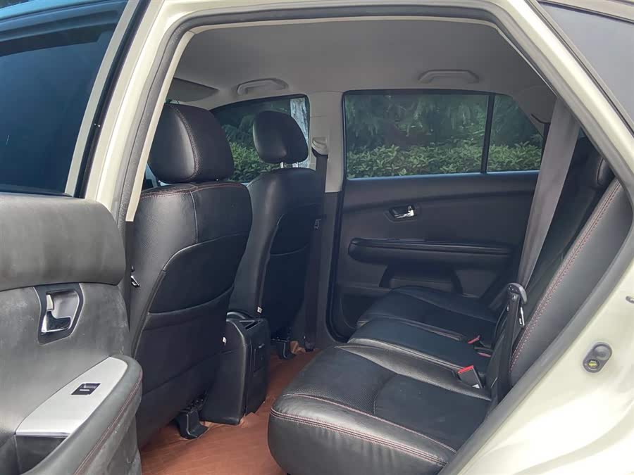 BYD S6 2014 car image #6