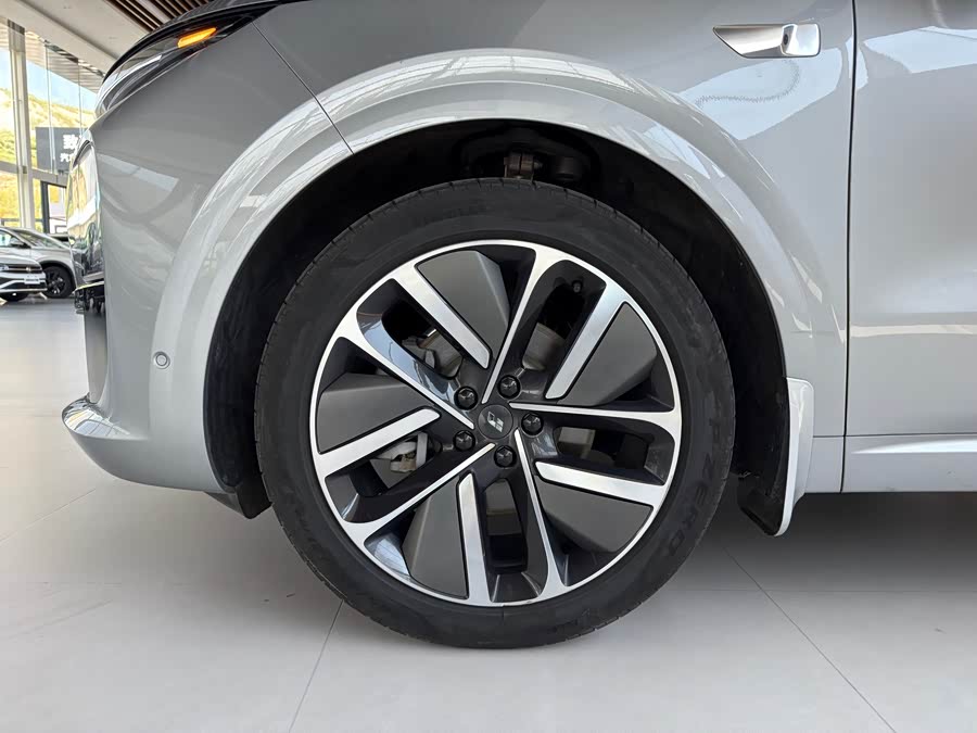 Li L6 2024 صورة سيارة #6