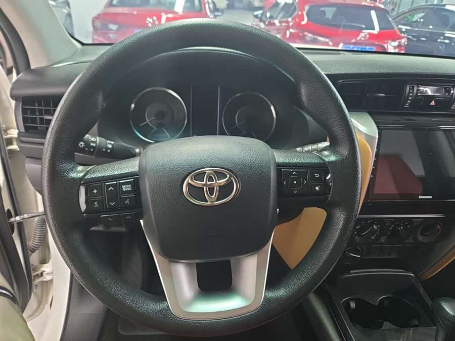 Toyota Fortuner 2019 #6 Toyota Fortuner 2019 car image #6