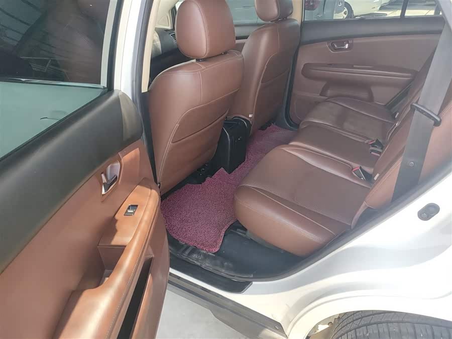 BYD S6 2015 car image #6