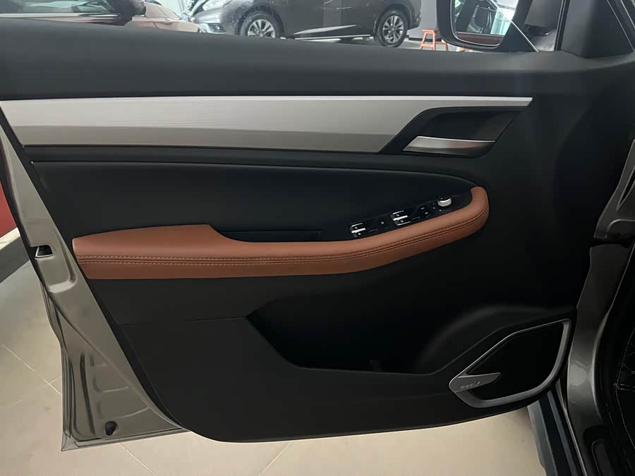 GEELY Vision X6 2020 car image #6