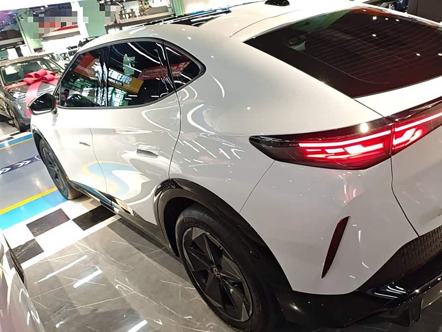 Volkswagen ID.UNYX 06 2025 #6 Volkswagen ID.UNYX 06 2025 imagen de coche #6