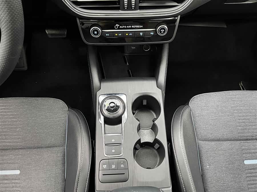 Ford Focus Active 2021 car image #6