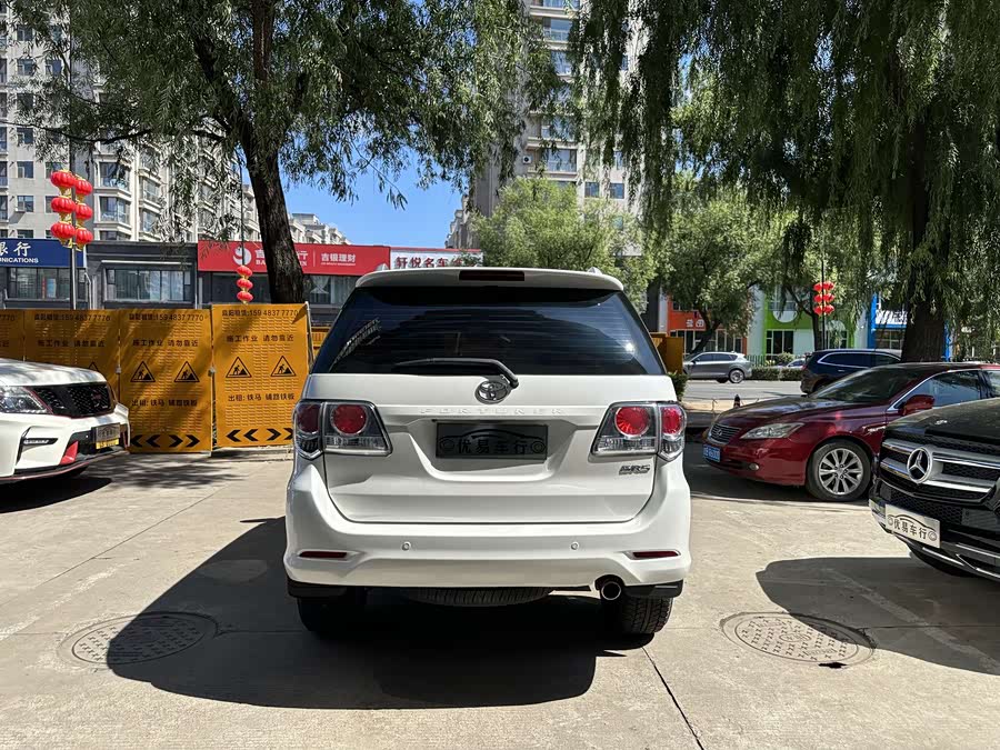 Toyota Fortuner 2016 immagine di auto #6