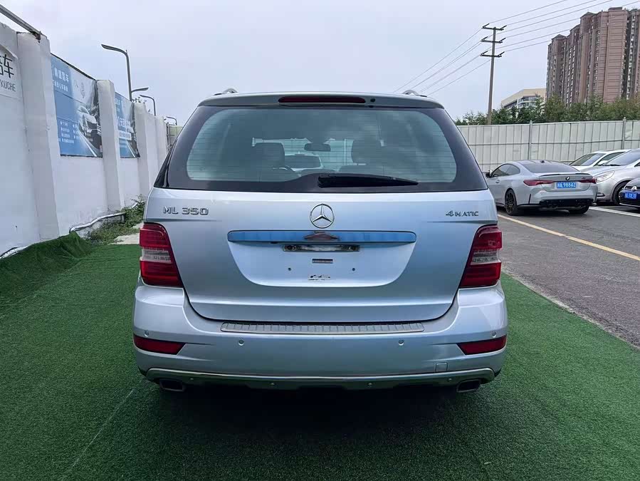 Mercedes-Benz M Class 2009 car image #6