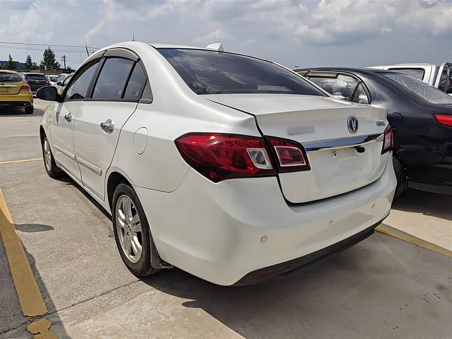 Changan Alsvin V5 2014 car image #6