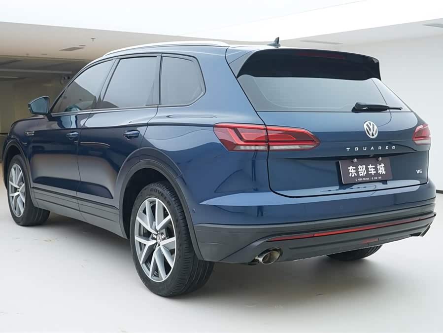 Volkswagen Touareg 2019 car image #6
