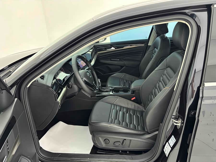 Volkswagen Passat 2019 car image #6