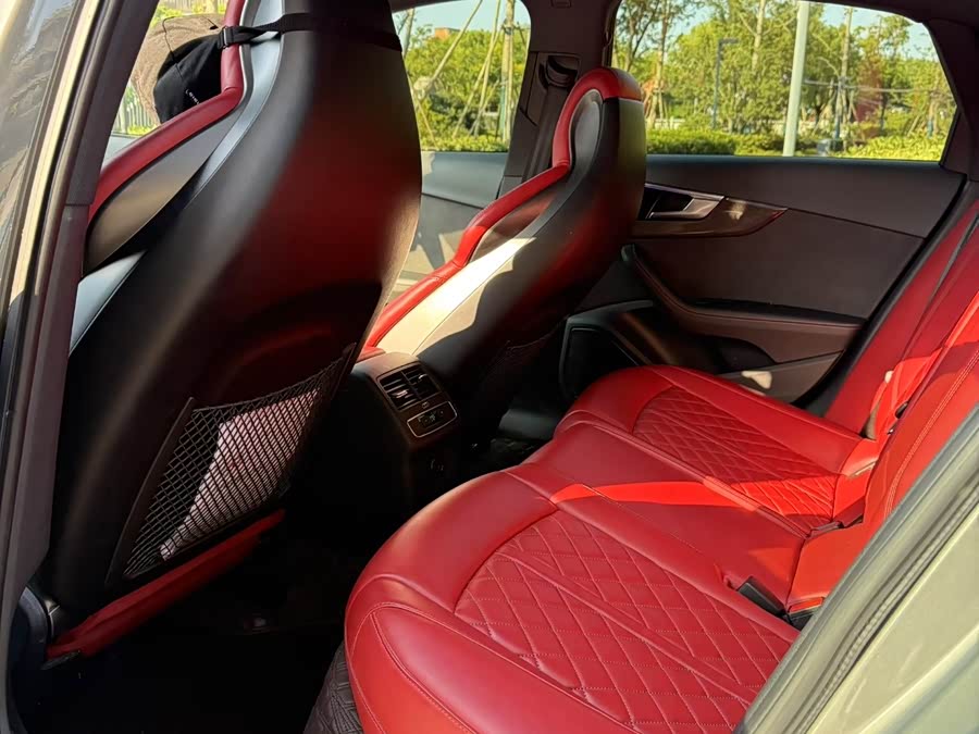 Audi S4 2023 car image #6