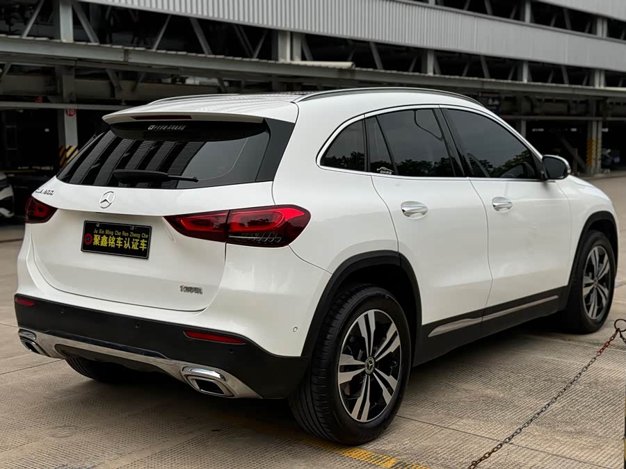 Mercedes-Benz GLA Class 2022 car image #6