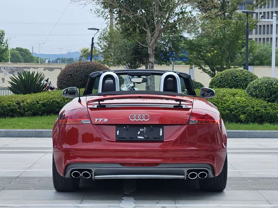 Audi TTS 2015 car image #6