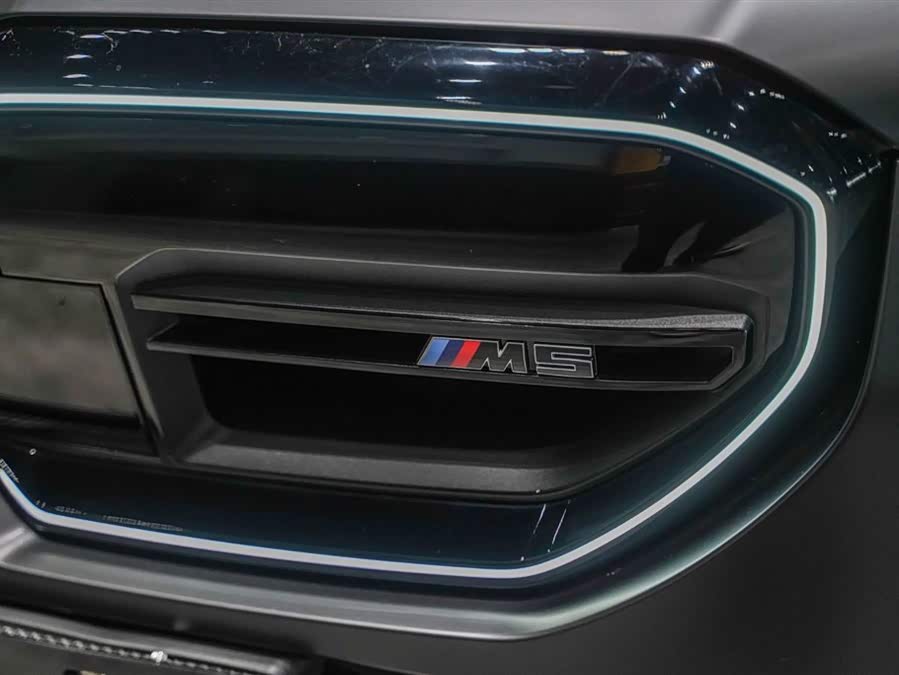 BMW M5 New Energy 2024 immagine di auto #6