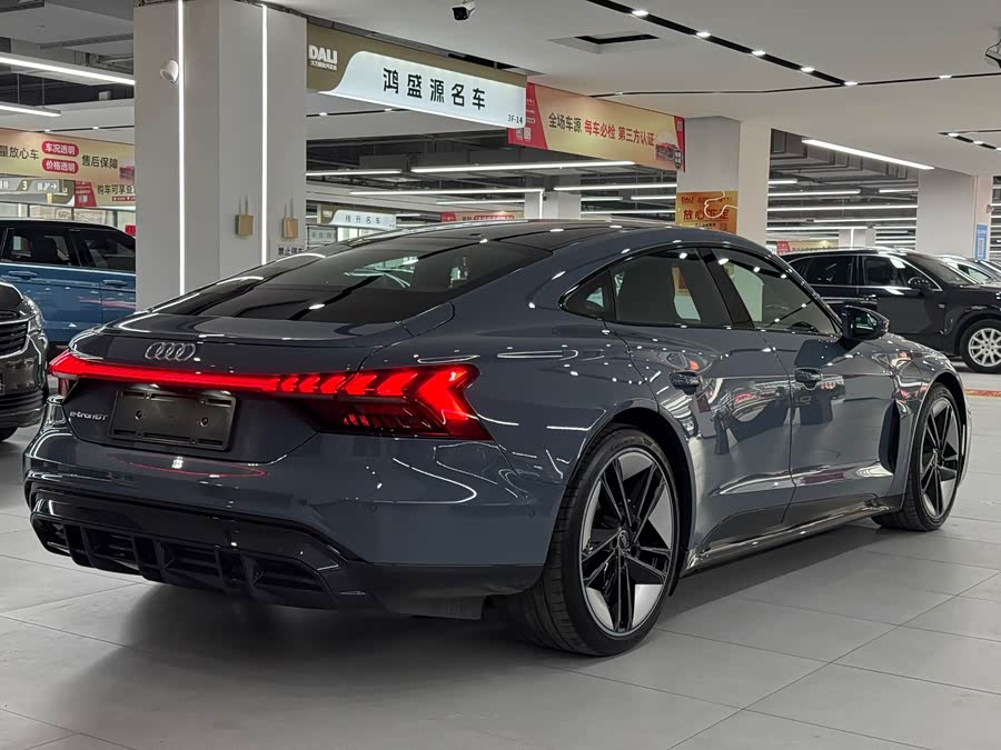 Audi e-tron GT 2024 صورة سيارة #6