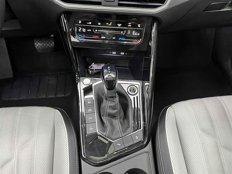 Volkswagen Tayron GTE 2023 #6 Volkswagen Tayron GTE 2023 car image #6