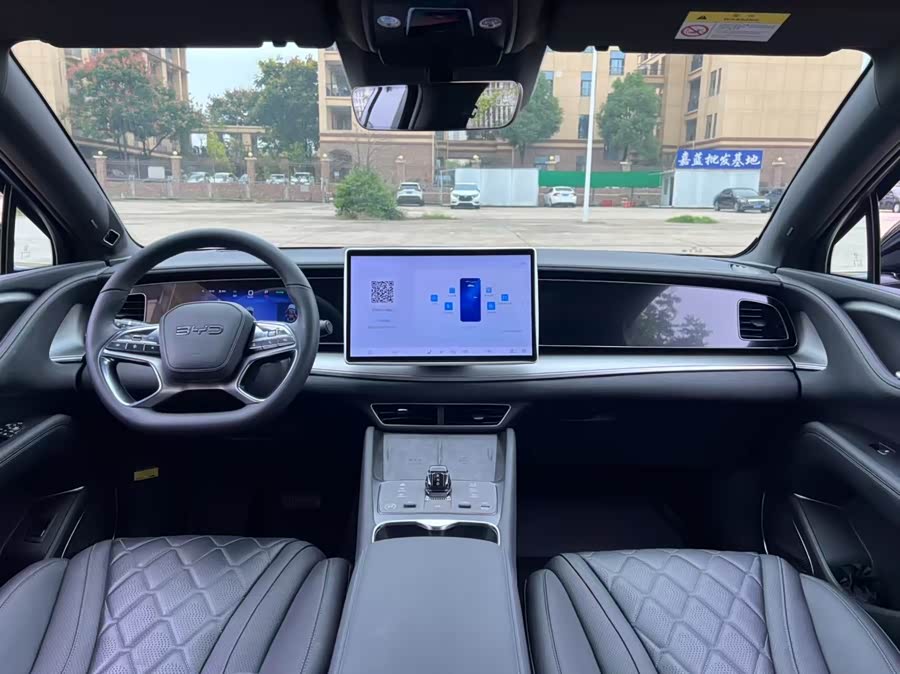 BYD Sea Lion 07 EV 2024 car image #6