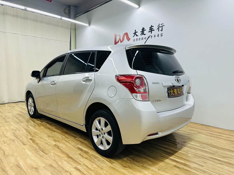 Toyota Reiz 2012 صورة سيارة #6