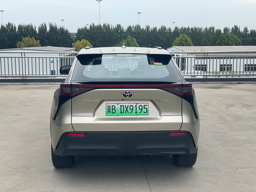 Toyota bZ4X 2022 immagine di auto #6